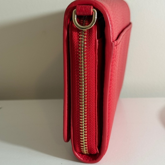 Tory Burch Thea Red Crossbody - Picture 4 of 9